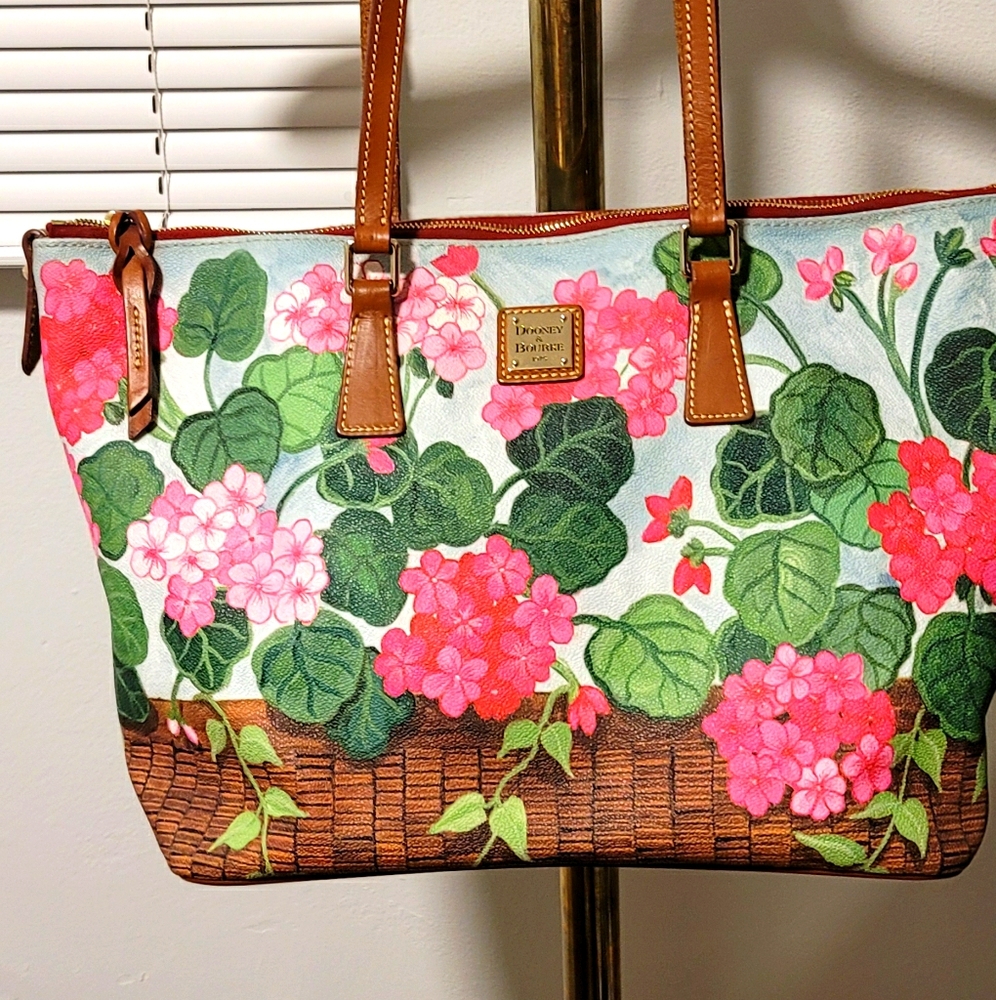 Dooney & bourke tote